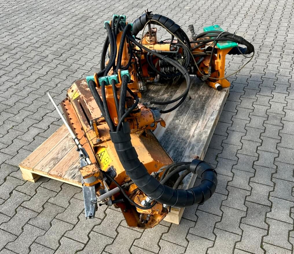 Unimog Randstreifenmulcher Mulag MRK 300 - Kranska kosilica: slika 3 Unimog Randstreifenmulcher Mulag MRK 300 - Kranska kosilica: slika 3