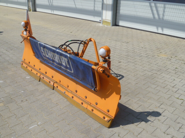 Unimog Schneepflug - Schneeschild Schmidt F11L - Raonik za sneg: slika 2 Unimog Schneepflug - Schneeschild Schmidt F11L - Raonik za sneg: slika 2