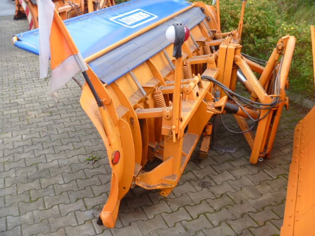 Unimog Schneepflug - Schneeschild Schmidt MF5.3 - Raonik za sneg: slika 3 Unimog Schneepflug - Schneeschild Schmidt MF5.3 - Raonik za sneg: slika 3