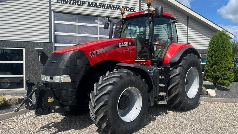 Case IH Magnum 370 CVX Med fronlift - Traktor: slika 2 Case IH Magnum 370 CVX Med fronlift - Traktor: slika 2