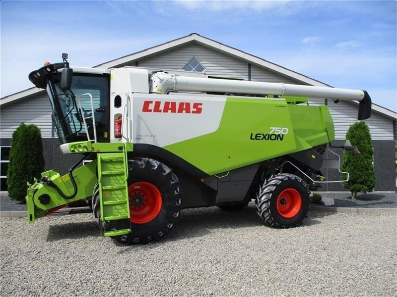 Claas LEXION 750 Gårdmaskine med kun 1480timer og V900 s - Kombinovani kombajn: slika 1 Claas LEXION 750 Gårdmaskine med kun 1480timer og V900 s - Kombinovani kombajn: slika 1