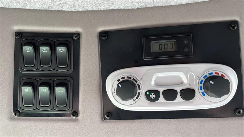 Deutz-fahr C7206 With 24feed - 7.2m header. New and unused Co - Kombinovani kombajn: slika 5 Deutz-fahr C7206 With 24feed - 7.2m header. New and unused Co - Kombinovani kombajn: slika 5