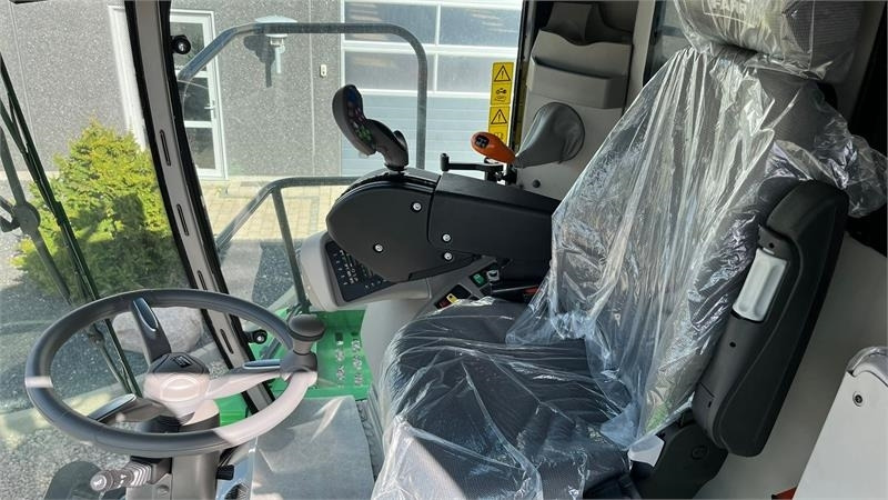 Deutz-fahr C7206 With 24feed - 7.2m header. New and unused Co - Kombinovani kombajn: slika 4 Deutz-fahr C7206 With 24feed - 7.2m header. New and unused Co - Kombinovani kombajn: slika 4