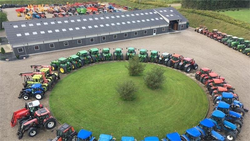 Fendt 828 Profi model. Meget flot traktor med nye fordæ - Traktor: slika 3 Fendt 828 Profi model. Meget flot traktor med nye fordæ - Traktor: slika 3