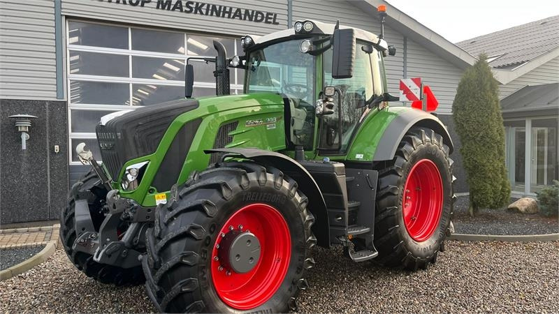 Fendt 933 Vario Profi Plus S4 med frontlift - Traktor: slika 2 Fendt 933 Vario Profi Plus S4 med frontlift - Traktor: slika 2