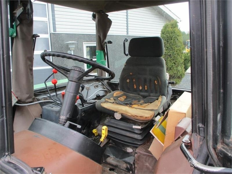 John Deere 2650 Med SGII kabine, 540 og 1000 pto omd - Traktor: slika 5 John Deere 2650 Med SGII kabine, 540 og 1000 pto omd - Traktor: slika 5