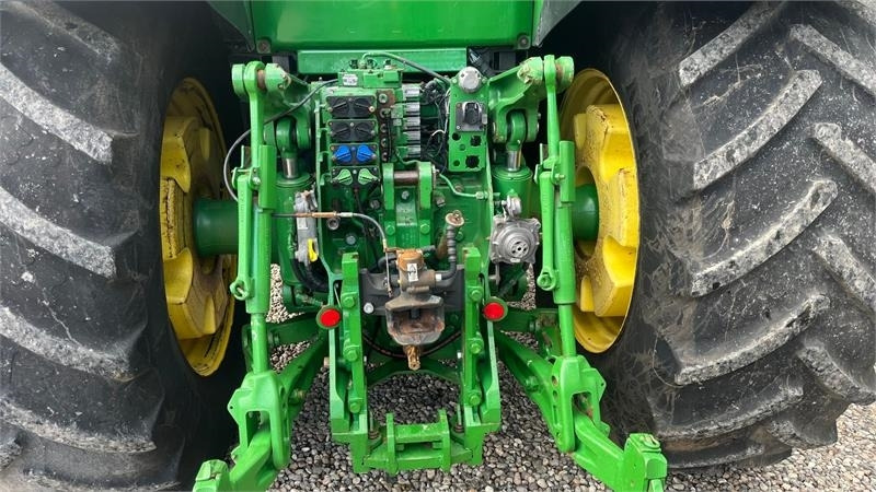 John Deere 8260R - Traktor: slika 4 John Deere 8260R - Traktor: slika 4