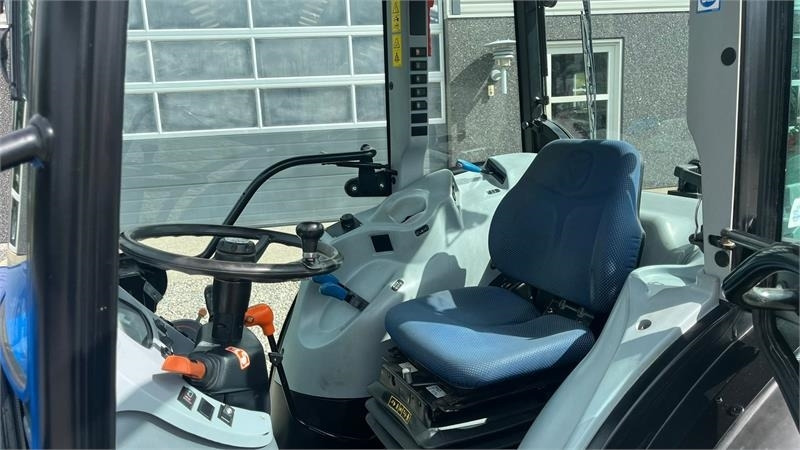 New Holland T4.80 F SuperSteear med aircondition og koblingsfr - Traktor: slika 5 New Holland T4.80 F SuperSteear med aircondition og koblingsfr - Traktor: slika 5