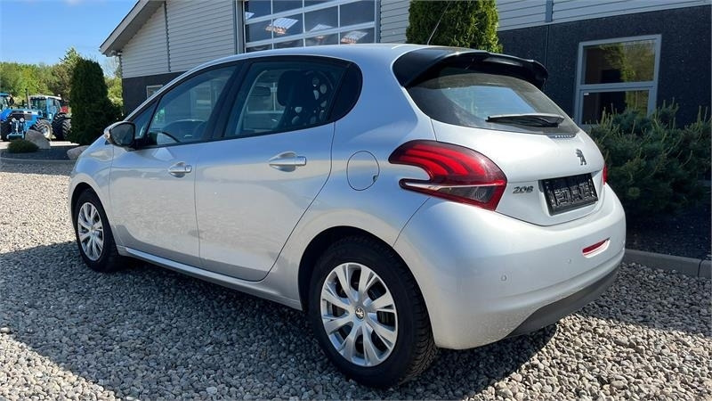 Peugeot 208 1,6 BlueHDi 100 Active Van 5d. NYSYNET og KUN - Minibus, Putnički kombi: slika 5 Peugeot 208 1,6 BlueHDi 100 Active Van 5d. NYSYNET og KUN - Minibus, Putnički kombi: slika 5