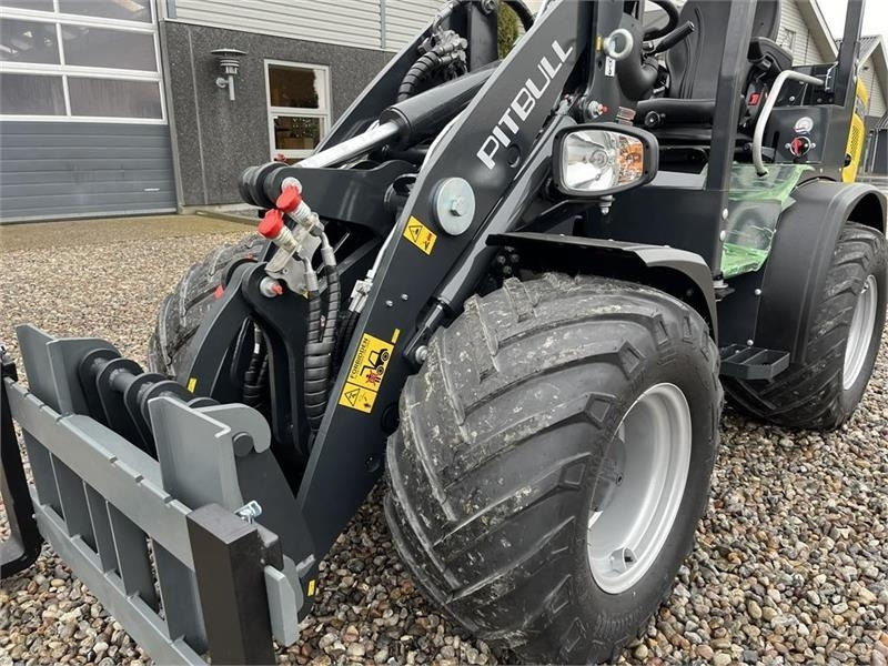 Pitbull X24-26V med lyspakke og 400mm hjulmontering. - Zglobni utovarivač: slika 4 Pitbull X24-26V med lyspakke og 400mm hjulmontering. - Zglobni utovarivač: slika 4