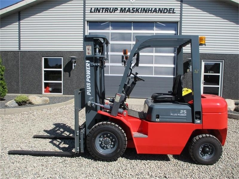 PlusPower 25 2500kg truck, med hydraulisk sideskif - Dizel viljuškar: slika 2 PlusPower 25 2500kg truck, med hydraulisk sideskif - Dizel viljuškar: slika 2