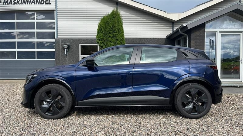 Renault Megane E-Tech 40 Equilibre Electric El-Bil som ny - Poljoprivredna mašina: slika 2 Renault Megane E-Tech 40 Equilibre Electric El-Bil som ny - Poljoprivredna mašina: slika 2