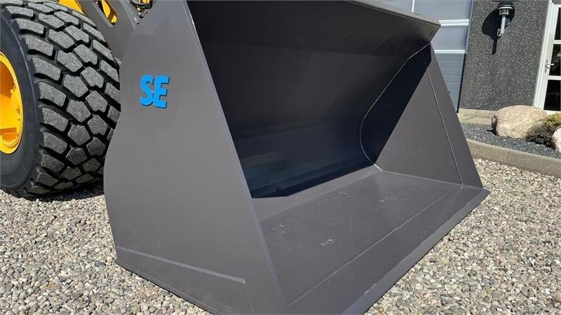 SE AB 2,9m3 skovl med Volvo beslag på. Den er 2.75 - Kašika za Građevinska mašina: slika 1 SE AB 2,9m3 skovl med Volvo beslag på. Den er 2.75 - Kašika za Građevinska mašina: slika 1