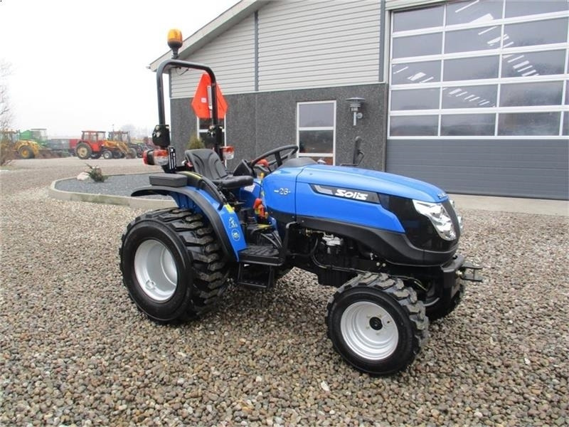 Komunalni traktor Solis 26 6+2 Gearmaskine med servostyring og industrihju: slika 16