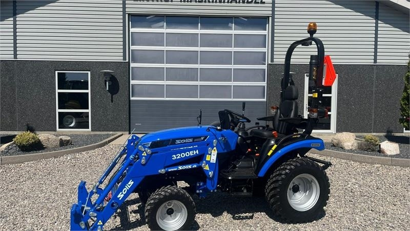Solis H26 HST Med Frontlæsser og GardenPro dæk - Traktor: slika 1 Solis H26 HST Med Frontlæsser og GardenPro dæk - Traktor: slika 1