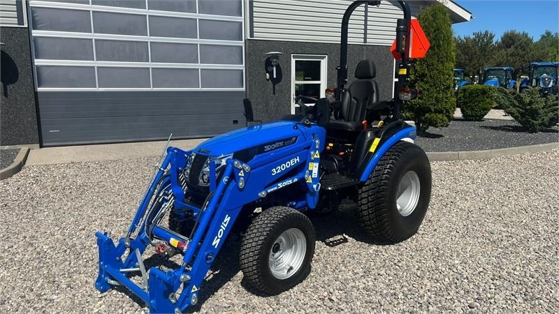 Solis H26 HST Turfdæk og Frontlæsser - Traktor: slika 2 Solis H26 HST Turfdæk og Frontlæsser - Traktor: slika 2