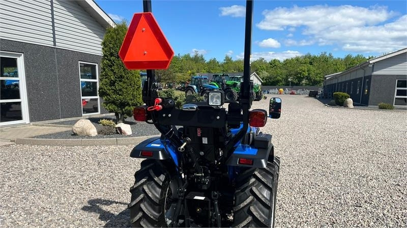 Solis S26 6+2 Gearmaskine med Servostyring og brede trak - Traktor: slika 4 Solis S26 6+2 Gearmaskine med Servostyring og brede trak - Traktor: slika 4