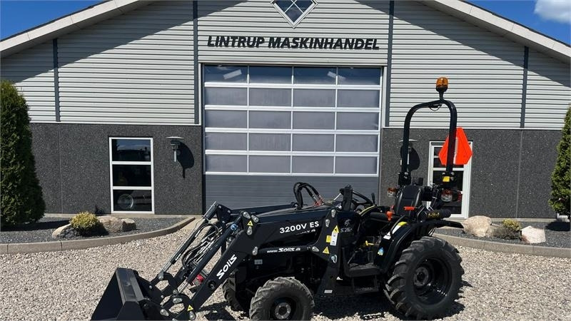 Solis S26 6+2 gearmaskine Limited Edition i sort med bre - Traktor: slika 1 Solis S26 6+2 gearmaskine Limited Edition i sort med bre - Traktor: slika 1