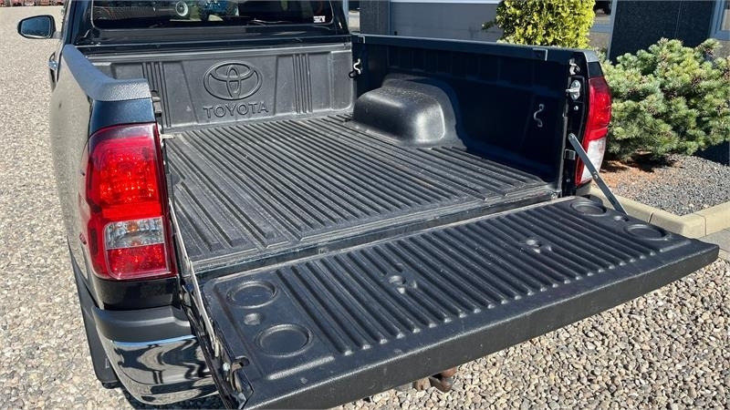 Toyota Hilux 4WD Pick-up med træk til 3200 kg. Meget velh - Dodatak za kombajn: slika 3 Toyota Hilux 4WD Pick-up med træk til 3200 kg. Meget velh - Dodatak za kombajn: slika 3