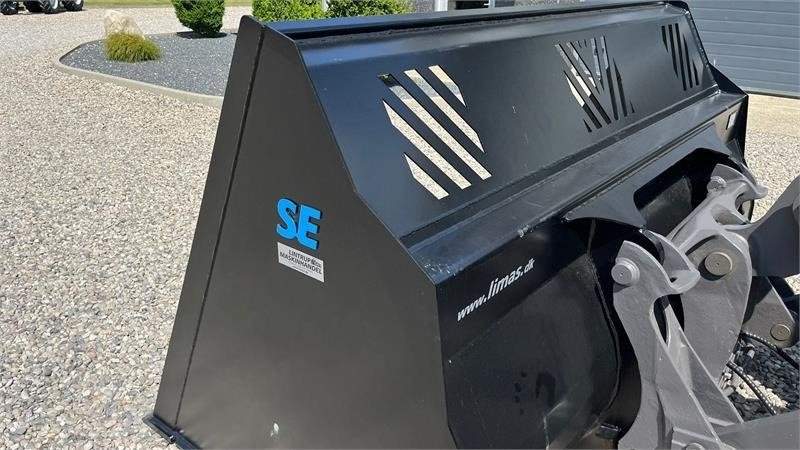 Volvo 4m3 skovl med Volvo beslag på. Den er 2.75m bred - Utovarivač točkaš: slika 5 Volvo 4m3 skovl med Volvo beslag på. Den er 2.75m bred - Utovarivač točkaš: slika 5