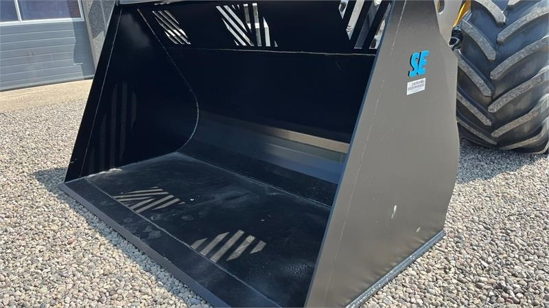 Volvo 4m3 skovl med Volvo beslag på. Den er 2.75m bred - Utovarivač točkaš: slika 3 Volvo 4m3 skovl med Volvo beslag på. Den er 2.75m bred - Utovarivač točkaš: slika 3