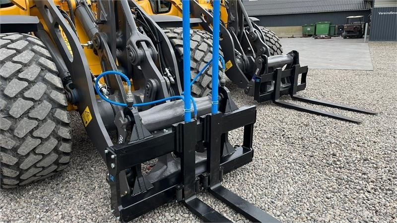 Volvo Pallegafler Hydraulisk 5Tons pallegafler med Volvo - Utovarivač točkaš: slika 4 Volvo Pallegafler Hydraulisk 5Tons pallegafler med Volvo - Utovarivač točkaš: slika 4