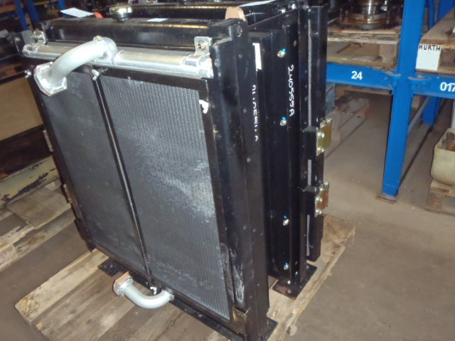Case KRH1630 - KRH1462 - Hladnjak za Poljoprivredna mašina: slika 1 Case KRH1630 - KRH1462 - Hladnjak za Poljoprivredna mašina: slika 1