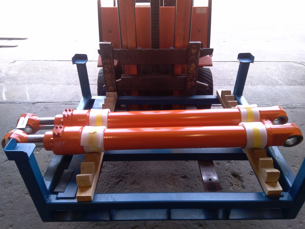 Hitachi 9256983 - 9256983 R - Hidraulični cilindar za Građevinska mašina: slika 1 Hitachi 9256983 - 9256983 R - Hidraulični cilindar za Građevinska mašina: slika 1