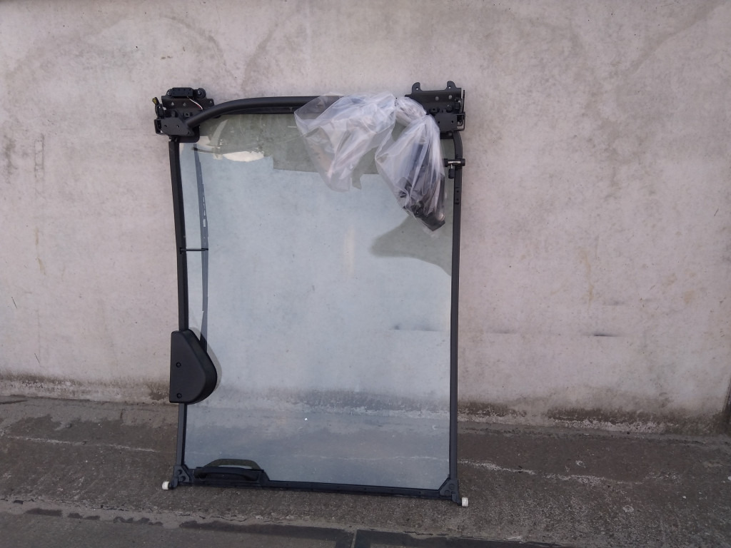 Hitachi YA00000236 - YA00042777 - Staklo i delovi za Građevinska mašina: slika 2 Hitachi YA00000236 - YA00042777 - Staklo i delovi za Građevinska mašina: slika 2