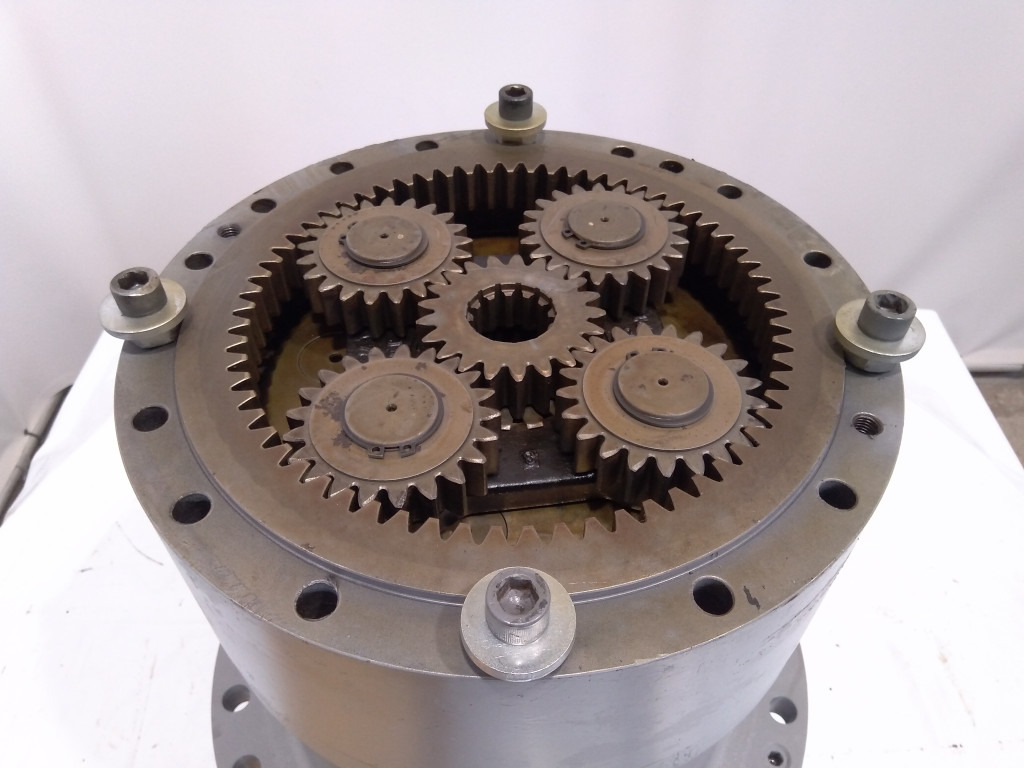 New Holland LS32W00006F1 - Motor okretanja za Poljoprivredna mašina: slika 2 New Holland LS32W00006F1 - Motor okretanja za Poljoprivredna mašina: slika 2