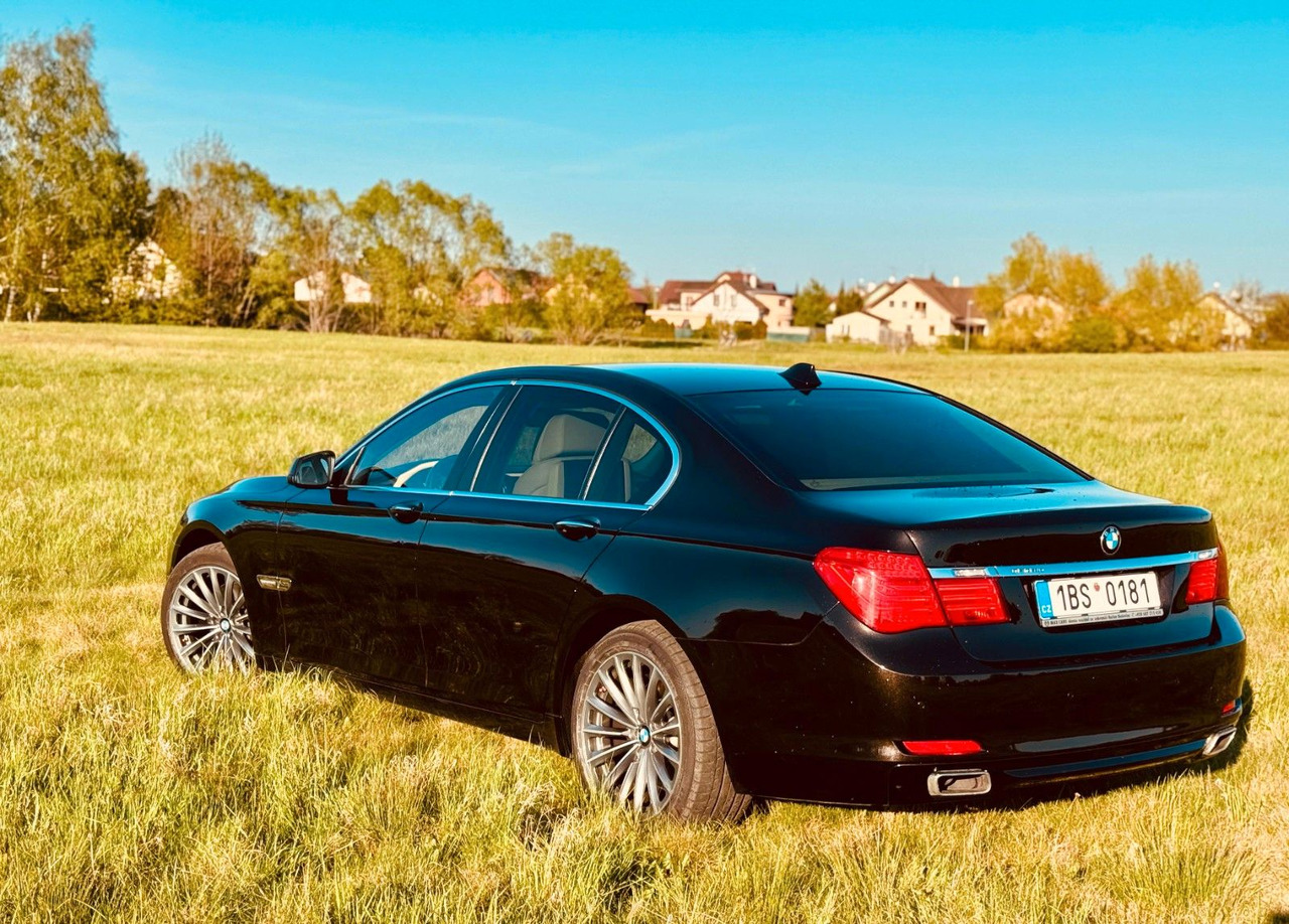 BMW 740d xDrive 4x4 Long - Limuzina: slika 2 BMW 740d xDrive 4x4 Long - Limuzina: slika 2