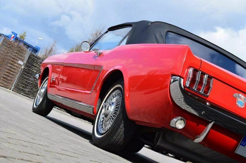 Ford Mustang Cabriolet - Automobil: slika 4 Ford Mustang Cabriolet - Automobil: slika 4