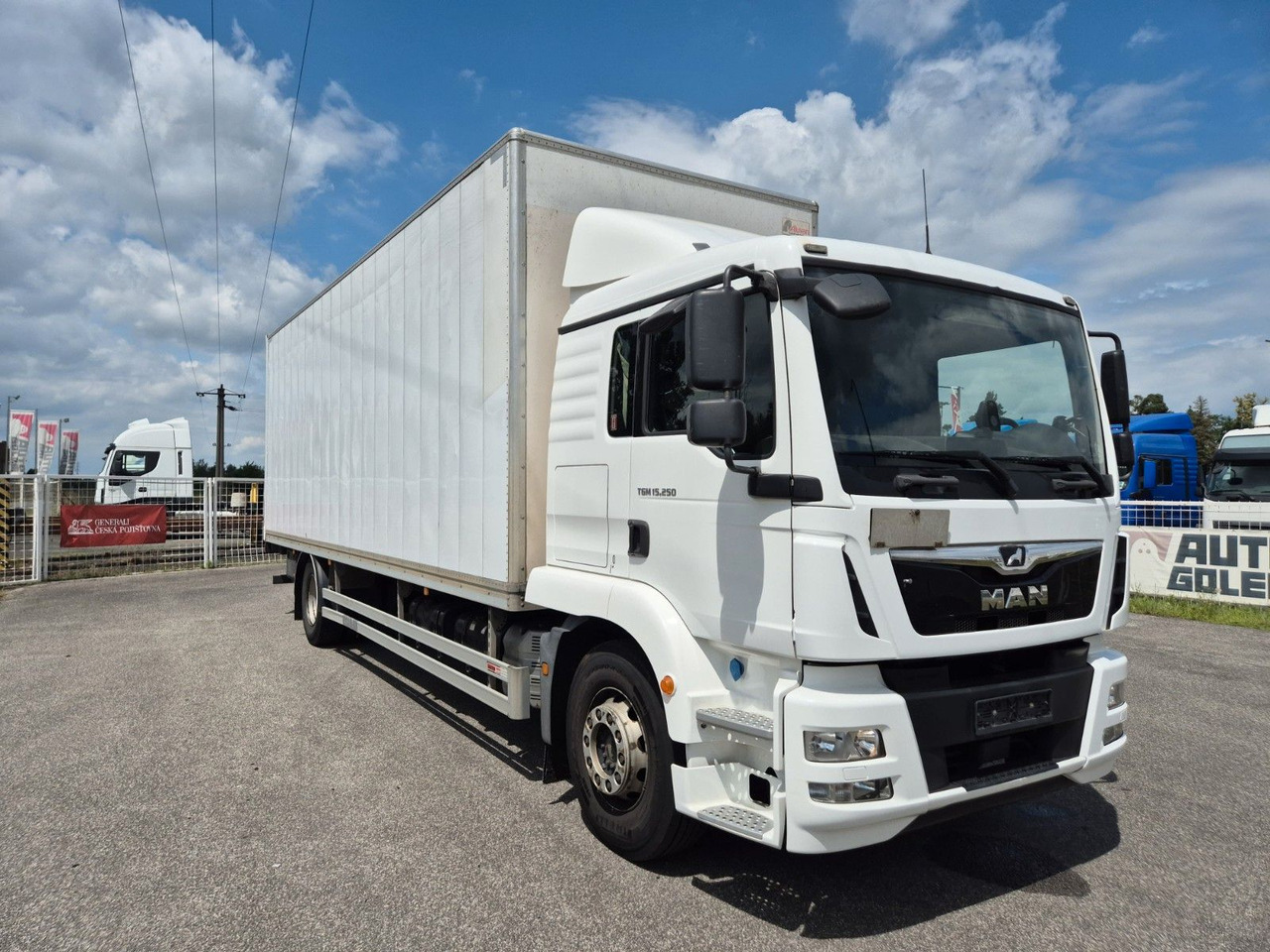 MAN TGM 15.250 - Kamion sa zatvorenim sandukom: slika 3 MAN TGM 15.250 - Kamion sa zatvorenim sandukom: slika 3
