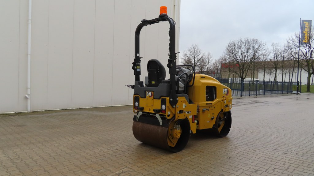 Caterpillar CB 2.5 GC - Valjak za puteve: slika 2 Caterpillar CB 2.5 GC - Valjak za puteve: slika 2