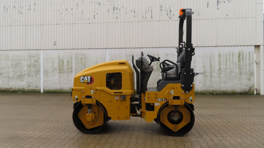 Caterpillar CB 2.5 GC - Valjak za puteve: slika 5 Caterpillar CB 2.5 GC - Valjak za puteve: slika 5