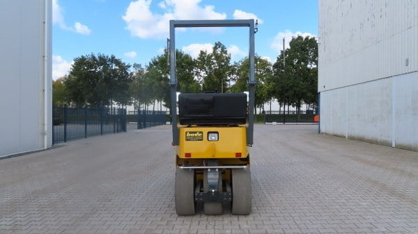 Sakai TS 160-2 - Pneumatski valjak: slika 3 Sakai TS 160-2 - Pneumatski valjak: slika 3