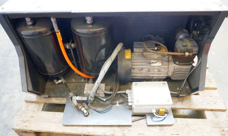 LINDE Kompressor für Druckluftbremsanlage Linde P 80 - Zračne kočnice za Vučno vozilo: slika 2 LINDE Kompressor für Druckluftbremsanlage Linde P 80 - Zračne kočnice za Vučno vozilo: slika 2