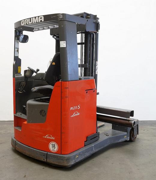 Linde R 25 F 144 - Viljuškar sa 4 strane: slika 1 Linde R 25 F 144 - Viljuškar sa 4 strane: slika 1