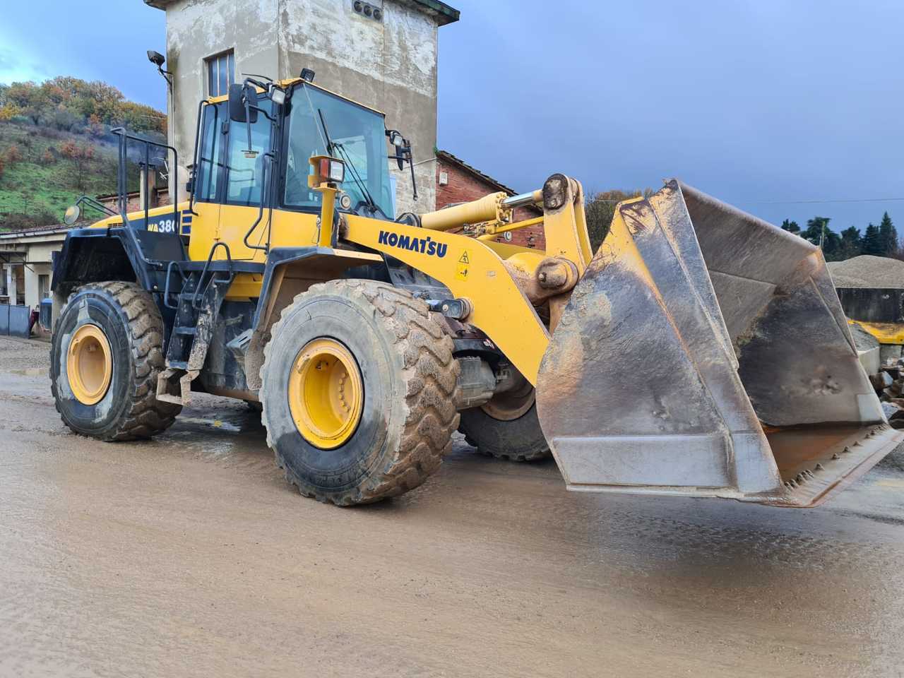 KOMATSU WA380.6 - Utovarivač točkaš: slika 2 KOMATSU WA380.6 - Utovarivač točkaš: slika 2