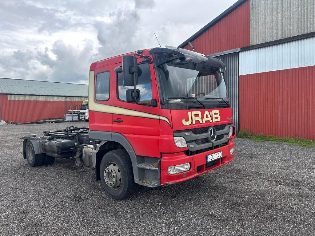 Mercedes-Benz 1524 L Serie 6556 - Kamion sa golom šasijom i zatvorenom kabinom: slika 1 Mercedes-Benz 1524 L Serie 6556 - Kamion sa golom šasijom i zatvorenom kabinom: slika 1