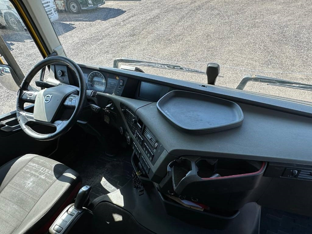 Volvo FH 500 serie 3658 - Kamion sa golom šasijom i zatvorenom kabinom: slika 3 Volvo FH 500 serie 3658 - Kamion sa golom šasijom i zatvorenom kabinom: slika 3