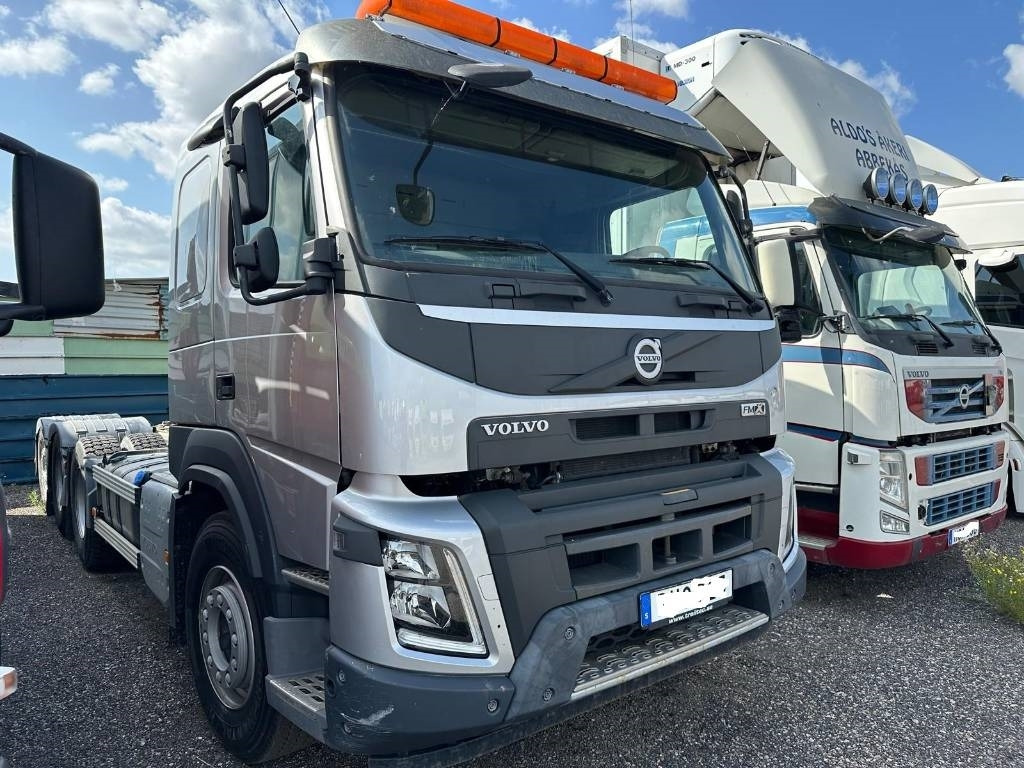Volvo FMX 8X4*4 4132 - Kamion sa golom šasijom i zatvorenom kabinom: slika 1 Volvo FMX 8X4*4 4132 - Kamion sa golom šasijom i zatvorenom kabinom: slika 1