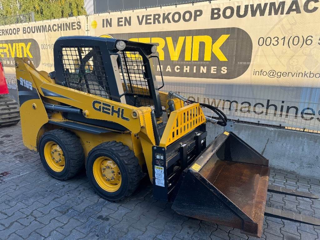 Gehl R105  - Mini utovarivač: slika 1 Gehl R105  - Mini utovarivač: slika 1