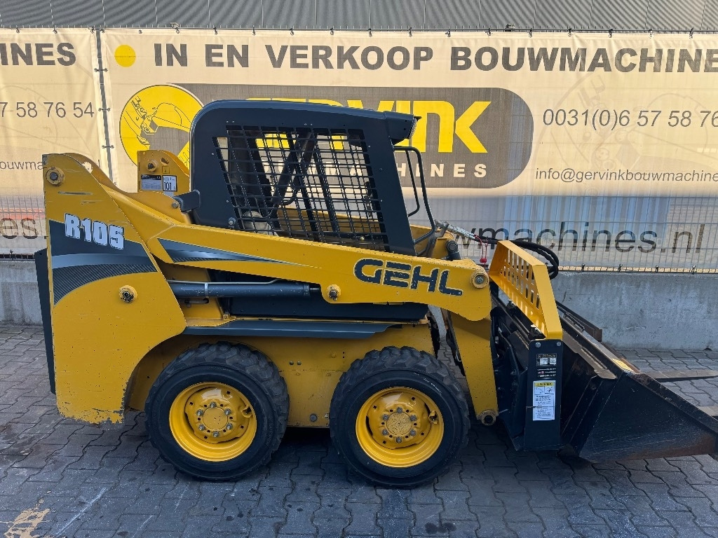 Gehl R105  - Mini utovarivač: slika 2 Gehl R105  - Mini utovarivač: slika 2