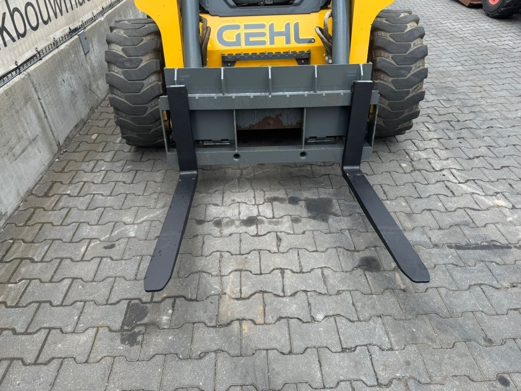 Gehl V 400 - Mini utovarivač: slika 4 Gehl V 400 - Mini utovarivač: slika 4