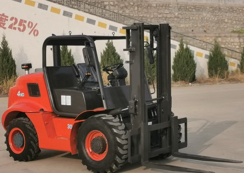 QINGDAO PROMISING 3T 4WD Rough Terrain Forklift CPCD30 - Terenski viljuškar: slika 1 QINGDAO PROMISING 3T 4WD Rough Terrain Forklift CPCD30 - Terenski viljuškar: slika 1