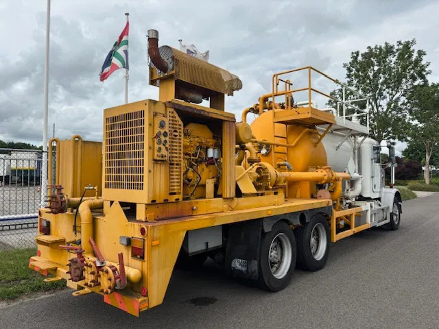 Freightliner 3 AXLE RIGID BODY chassis cabine - Kamion sa golom šasijom i zatvorenom kabinom: slika 4 Freightliner 3 AXLE RIGID BODY chassis cabine - Kamion sa golom šasijom i zatvorenom kabinom: slika 4