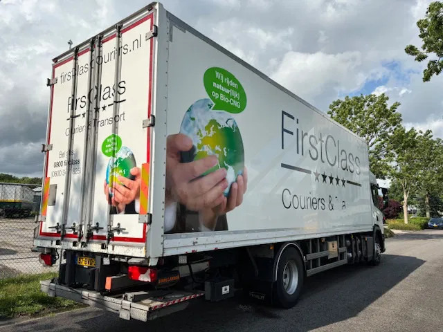 Scania P280 Closed box taillift 2000 kg Fuel CNG ADR 2 units in stock - Kamion sa zatvorenim sandukom: slika 4 Scania P280 Closed box taillift 2000 kg Fuel CNG ADR 2 units in stock - Kamion sa zatvorenim sandukom: slika 4