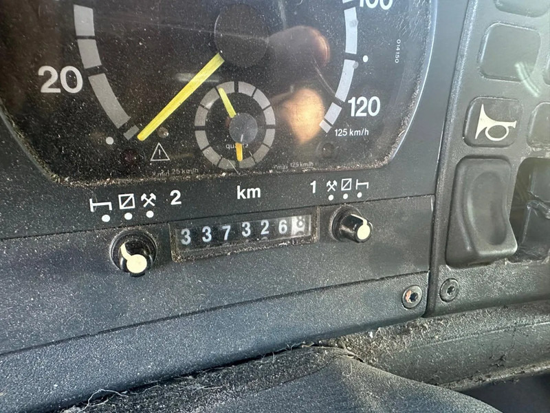 Scania P94-220 Chassis DB 4X2 NA 65115 Low Milage - Kamion sa golom šasijom i zatvorenom kabinom: slika 4 Scania P94-220 Chassis DB 4X2 NA 65115 Low Milage - Kamion sa golom šasijom i zatvorenom kabinom: slika 4