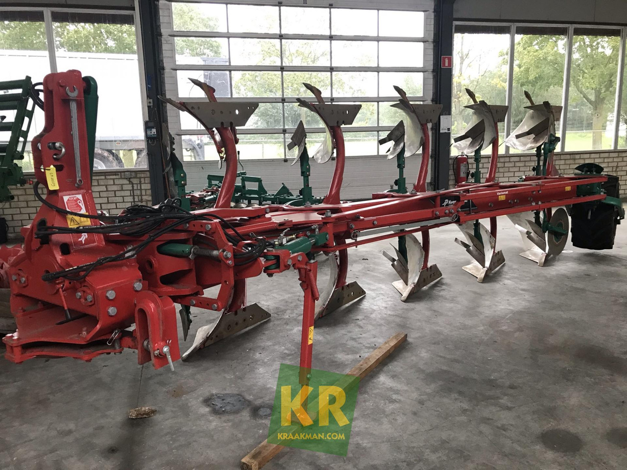 3300S Variomat Kverneland - Plug: slika 1 3300S Variomat Kverneland - Plug: slika 1